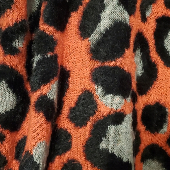 Neon Torrid sweater - Picture 2 of 5